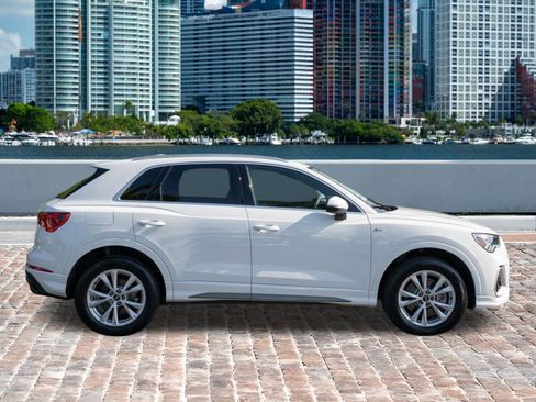 Used 2025 Audi Q3 2.0T Premium image 4