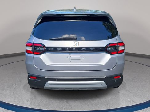 Used 2025 Honda Pilot EX-L image 6