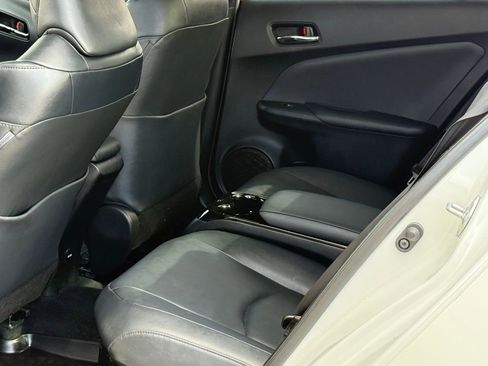 Used 2018 Toyota Prius Prime Premium image 9