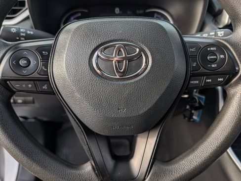 Used 2024 Toyota RAV4 LE AWD/4WD image 20