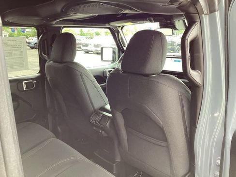 Used 2024 Jeep Wrangler Unlimited AWD/4WD image 53