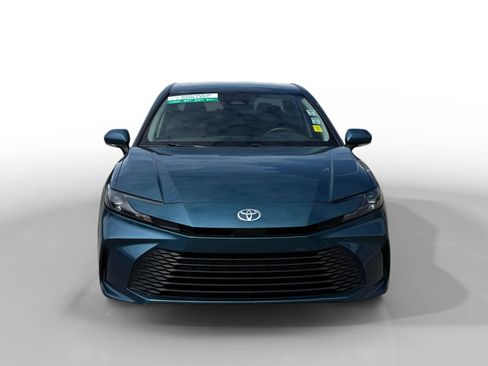 Used 2025 Toyota Camry LE FWD image 8