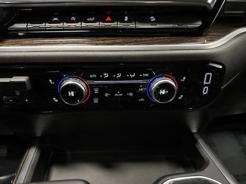 Used 2025 GMC Sierra 1500 Elevation image 19