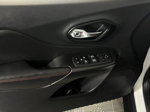 Certified 2022 Jeep Cherokee Trailhawk w/ Technology Group B image 23