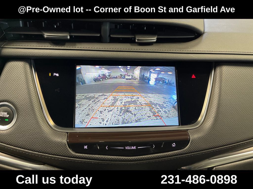 Used 2017 Cadillac XT5 Luxury w/ Driver Awareness Package AWD/4WD image 28