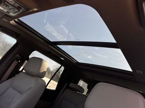 Used 2022 Chevrolet Tahoe Z71 w/ Luxury Package image 20