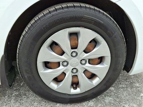 Used 2017 Hyundai Accent SE image 4