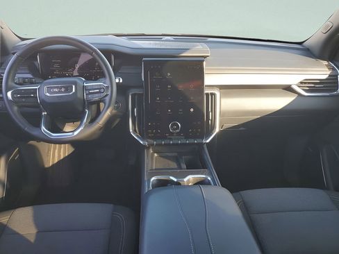 Used 2025 GMC Acadia Elevation image 10