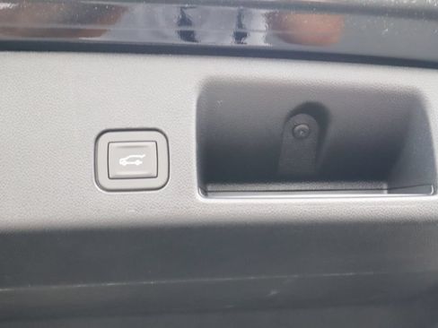 Used 2026 Chevrolet Equinox EV LT FWD image 40