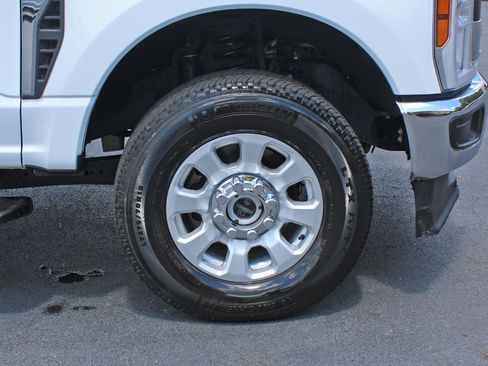 Used 2024 Ford F250 XLT image 34