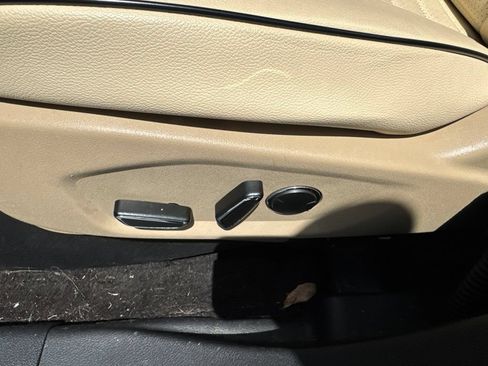 Used 2016 Ford Explorer XLT w/ Equipment Group 202A FWD image 23