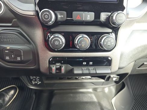 Used 2025 RAM 2500 Tradesman w/ Chrome Appearance Group image 25