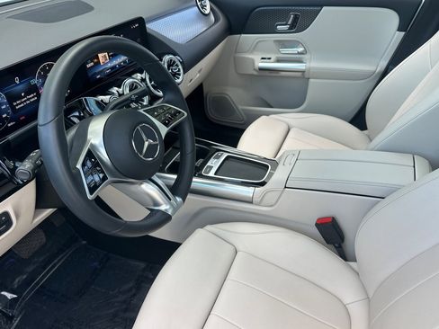 Certified 2025 Mercedes-Benz GLA 250 4MATIC image 9