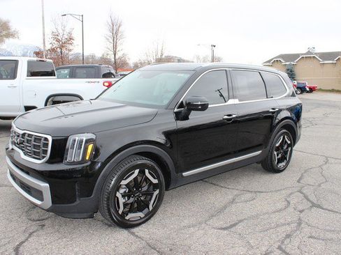 Used 2023 Kia Telluride S w/ S Sunroof Package image 1
