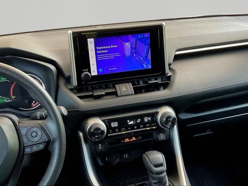 Certified 2025 Toyota RAV4 XLE FWD image 9
