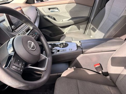 Certified 2023 Nissan Rogue SV FWD image 19