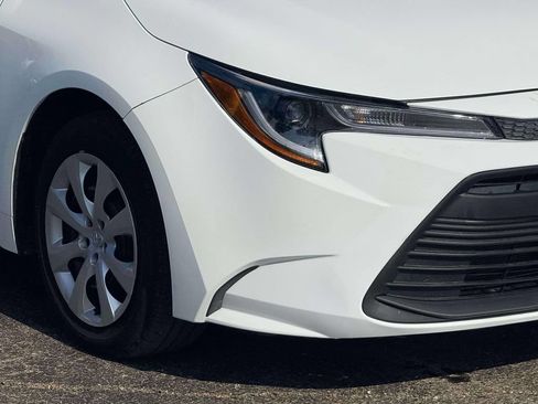 Used 2026 Toyota Corolla LE FWD image 5