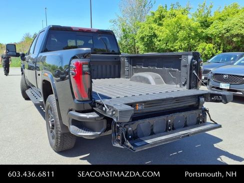 Used 2024 GMC Sierra 2500 AT4 w/ AT4 Premium Plus Package image 9