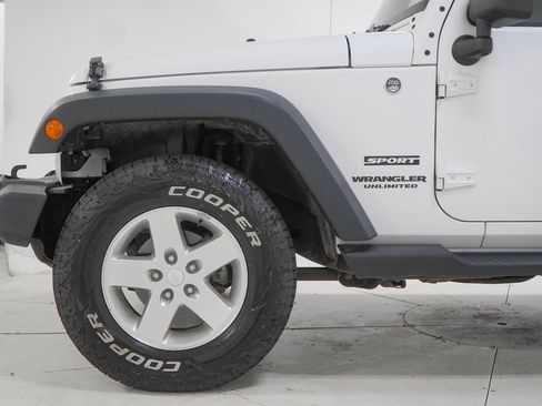 Used 2014 Jeep Wrangler Unlimited Sport w/ Quick Order Package 24S AWD/4WD image 16