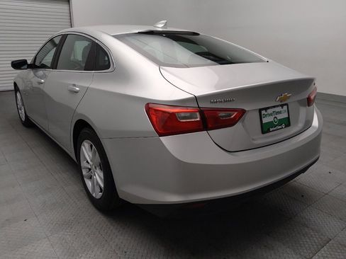 Used 2018 Chevrolet Malibu LT w/ Leather Package FWD image 5