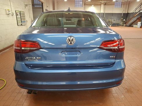 Used 2017 Volkswagen Jetta SE image 6