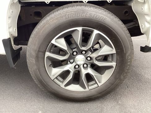 Used 2024 Chevrolet Silverado 1500 LT image 19