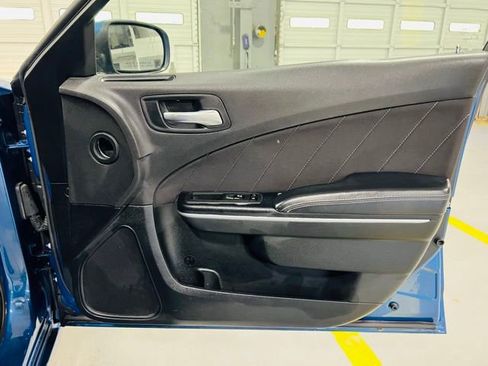 Used 2022 Dodge Charger SXT image 31