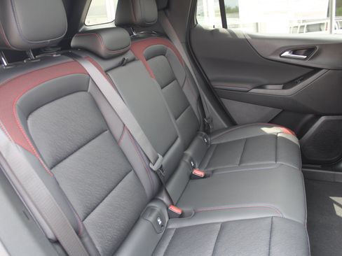 New 2026 Chevrolet Equinox RS w/ Convenience Package III FWD image 17
