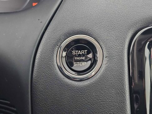 Used 2019 Jaguar XJ R-Sport image 29