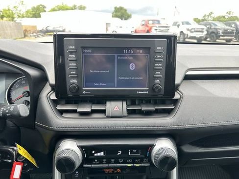 Used 2022 Toyota RAV4 LE FWD image 12