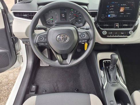 Used 2023 Toyota Corolla LE FWD image 12