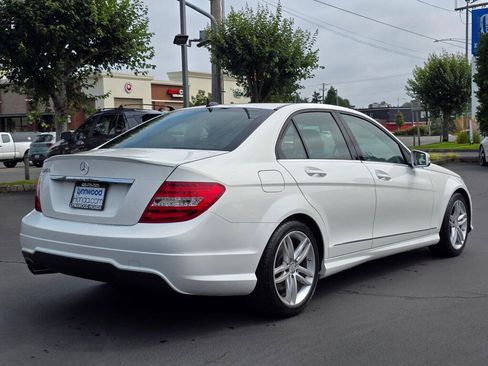 Used 2013 Mercedes-Benz C 250 Sedan image 11