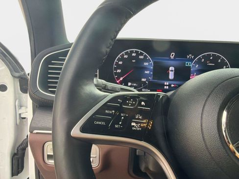 Used 2024 Mercedes-Benz GLS 450 4MATIC image 30