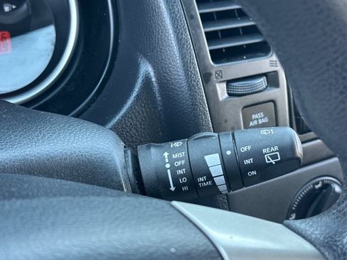 Used 2011 Nissan Versa 1.8 S FWD image 37