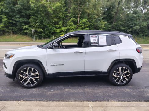 Certified 2025 Jeep Compass Limited w/ Elite Group AWD/4WD image 6