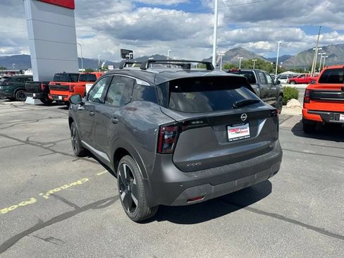 New 2026 Nissan Kicks SR w/ Cold Weather Package FWD image 8