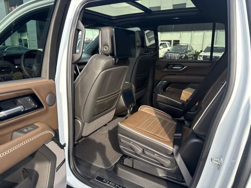 New 2026 GMC Yukon XL Denali Ultimate AWD/4WD image 23