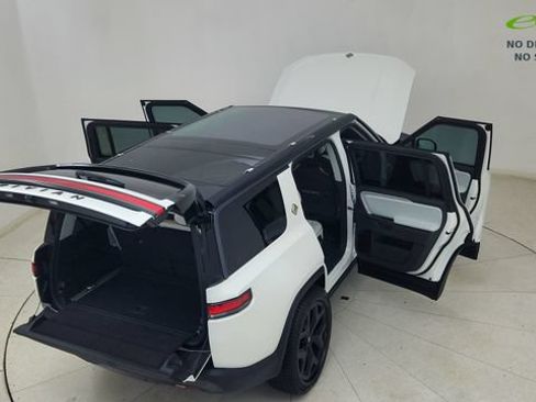 Used 2025 Rivian R1S Premium AWD/4WD image 91