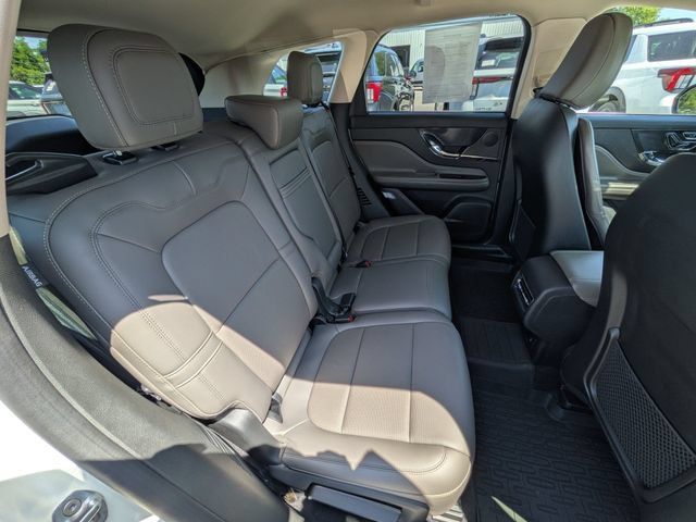 Used 2023 Lincoln Corsair Reserve w/ Equipment Group 201A AWD/4WD image 19