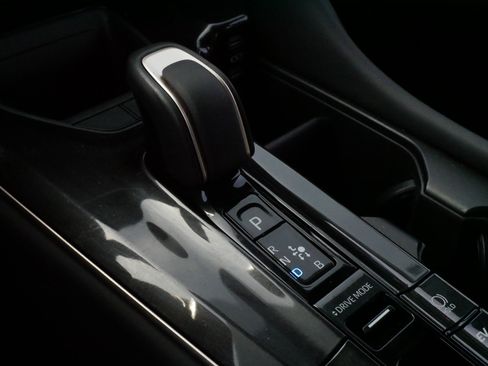 Certified 2024 Toyota Crown XLE image 24