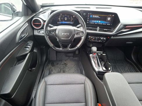 Used 2024 Chevrolet Trax RS image 11