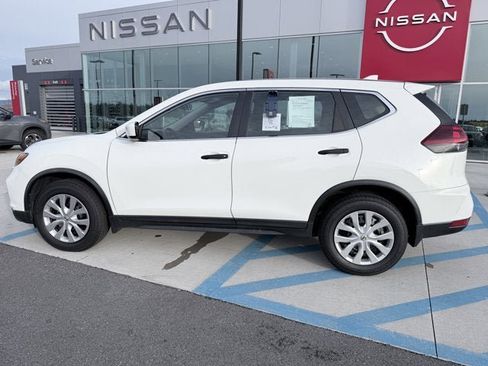 Certified 2019 Nissan Rogue S image 2