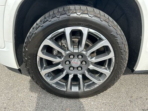 Used 2021 GMC Acadia Denali w/ Denali Ultimate Package AWD/4WD image 8