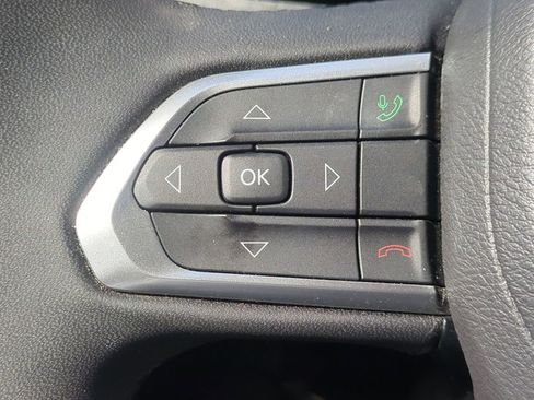 Used 2025 Jeep Compass Latitude image 27