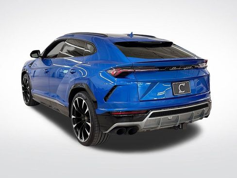 Used 2021 Lamborghini Urus image 3