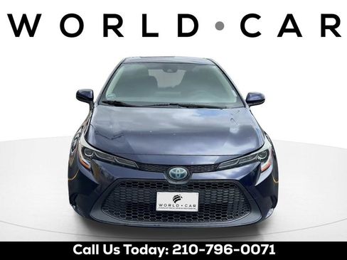 Used 2020 Toyota Corolla LE FWD image 2