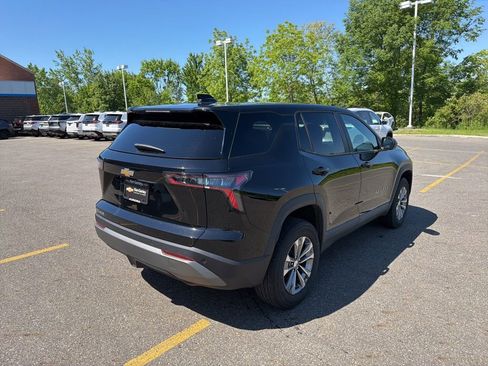 Used 2025 Chevrolet Equinox LT FWD image 8