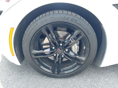 Used 2017 Chevrolet Corvette Stingray w/ Carbon Flash Badge Package image 12