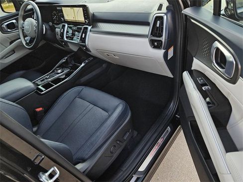 Certified 2023 Kia Sorento SX Prestige image 7