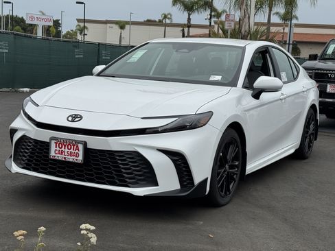 New 2026 Toyota Camry SE FWD image 11